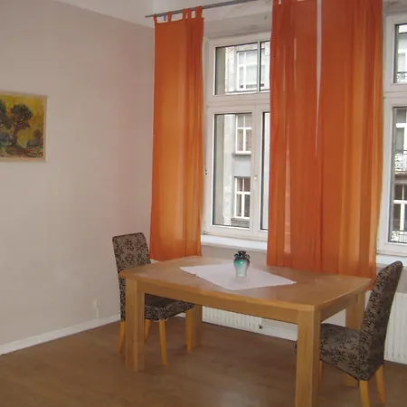 Apartment Aleksandra Caka 65 *